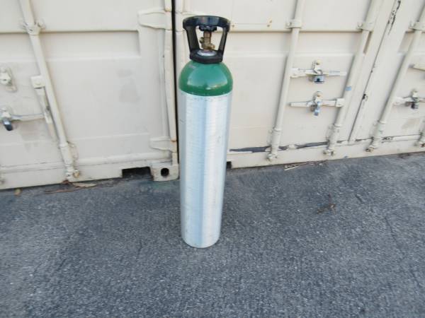 Photo Oxygen tank full of gas 43 Inch FOR Purchase