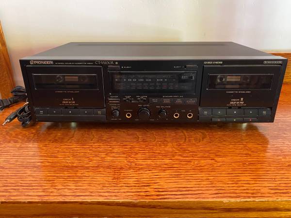 Photo PIONEER STEREO DOUBLE CASSETTE DECK $85