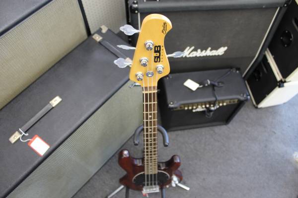 Photo PRE-OWNED STERLING SUB SERIES BASS 9022 $395