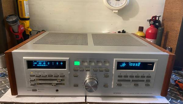 Photo Pioneer SX-D7000 vintage receiver $700