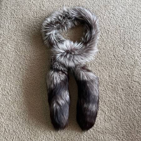 Photo REAL SILVER FOX FUR DOUBLE TAIL STOLE - VINTAGE $225
