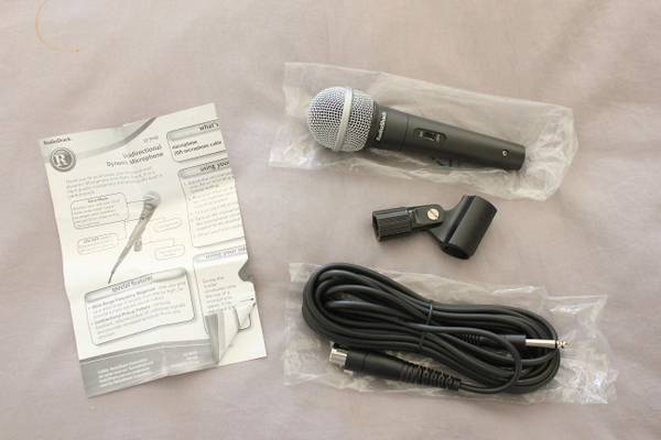 Photo Radio Shack Microphone with XLR to 14 cable $5