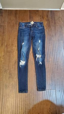 Photo Refuge Brand Mid Rise Skinny Jeans Size 4 $8