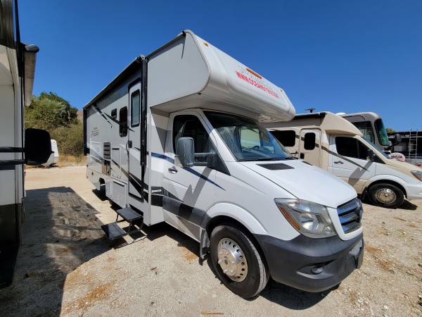 Photo Rent a Mercedes RV 2 Pop-Outs Loaded Diesel Nice 100 Free Miles a day $299