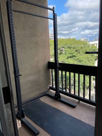 Photo Rogue 90 Monster Lite Squat Stand w FatSkinny Pull-up Bar $500