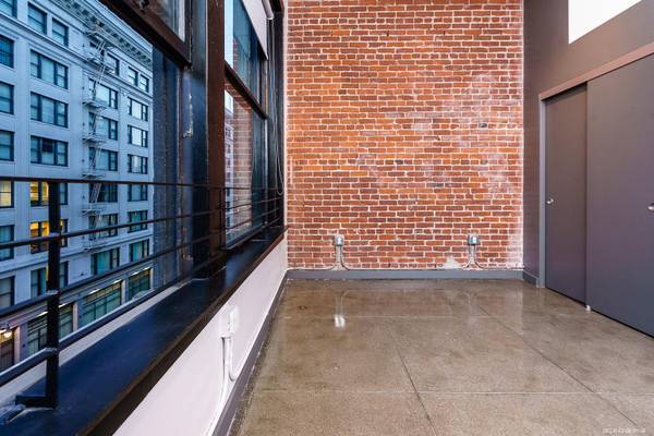STUDIO in Downtown Los Angeles  Air Conditioning  SS Appliances $2,140