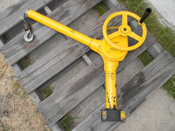 Photo Skyhook Crane, Tool Post Mount, with Base. $350