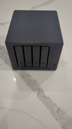 Photo Synology DS418 NAS $250
