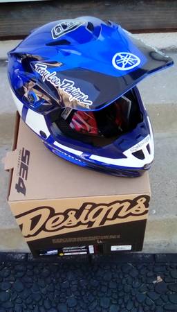 Photo TLD Troy Lee Designs NEW IN BOX SE4 YAMAHA RS1 Helmet