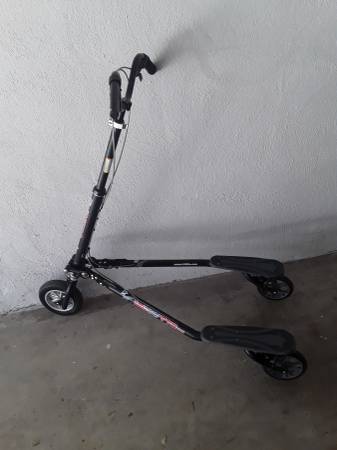 Photo Trikke T78cs Adult 3 Wheel Carving Scooter $40