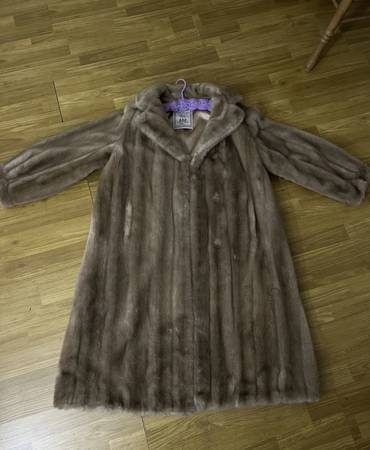 Photo VINTAGE METZGER GROUP by ERIKA LIMITED EDITION FULL LENGTH MINK COAT R $500