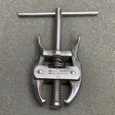 Photo Vintage Blue Bird No. 21 Spring Loaded Battery Terminal Puller - USA $10