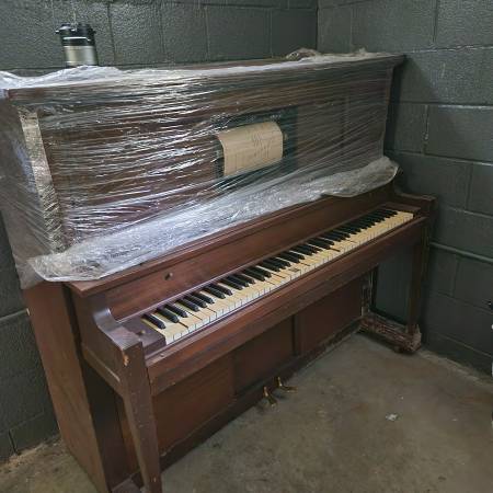 Photo Vintage Player Piano $250
