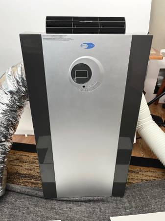 Photo WHYNTER 14,000 BTU Dual Hose Portable Air Conditioner $400