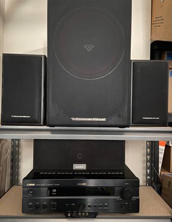 Photo YAMAHA RECEIVER, SONY CENTER CHANNEL,  CERWIN-VEGA 10 SUBWOOFER  SPEAKERS $350