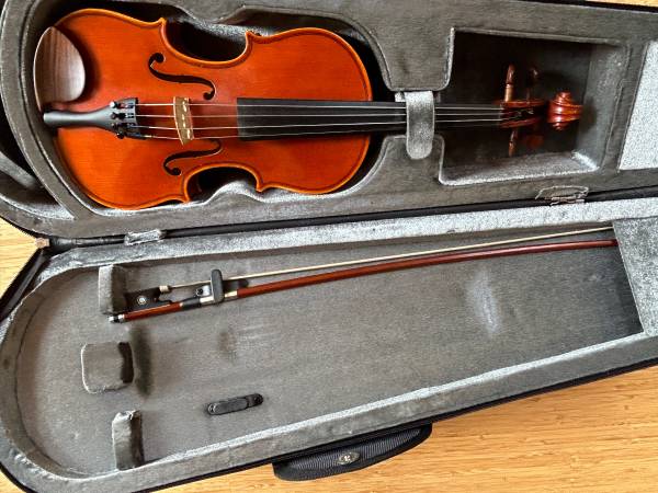Yamaha 14 Violin $275