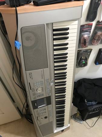 Photo Yamaha DGX 505 Keyboard $275