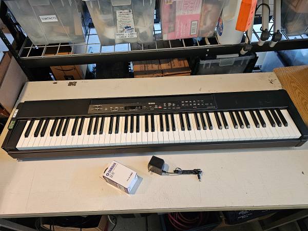 Photo Yamaha Electronic Piano P-80 Very Good Condition $100