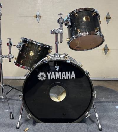 Photo Yamaha Maple Custom drums $1,000