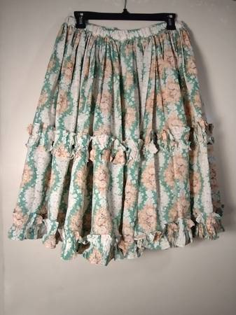 Photo cute cotton country circle skirt, ruffles, w 29-32 $15