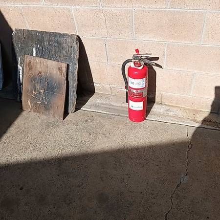 Photo fire extinguisher $40