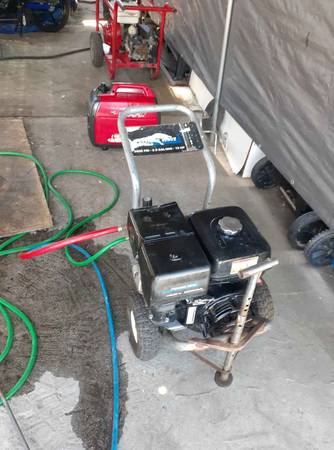 Photo honda gx390 Pressure washer 3700 to 4000psi $550