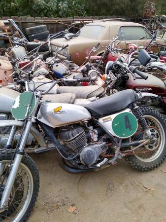 Photo looking for old dirt bikes pay in cash $3,000
