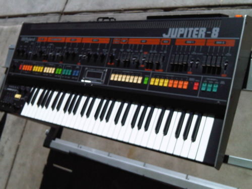Photo Roland Jupiter 8 Synthesizer Mint