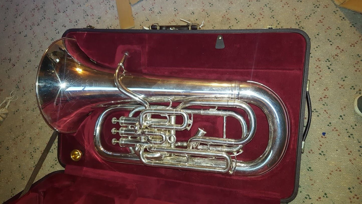Photo Besson BE967 Sovereign Series Silver Compensating Euphonium