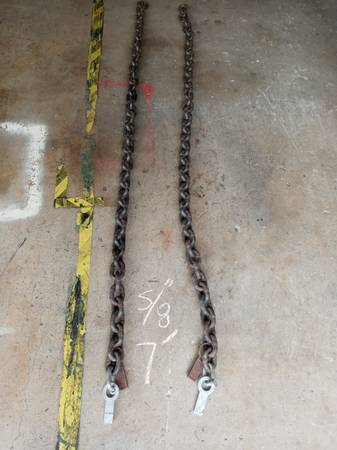 Photo two 7 ft chains 58 in grade 80 used $80