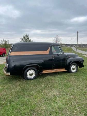 Photo 1954 Ford Panel Truck $10,000