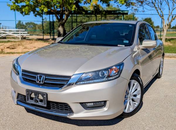 Photo 2015 Honda Accord EX-L 2 Owner Carfax in Hand LOADED $14,500