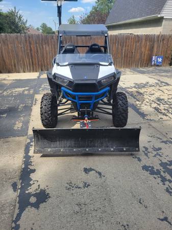 Photo 2015 polaris rzr 900s with only 59hrs449 miles $9,500