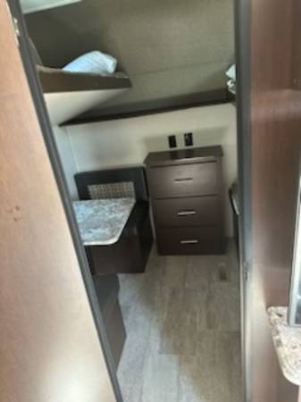 Photo 2018 Sportsman travel trailer $38,000