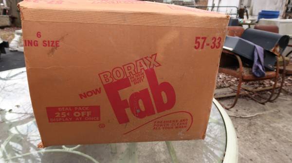 Photo COLGATE (FAB) LARGE OLD EMPTY BOX $20