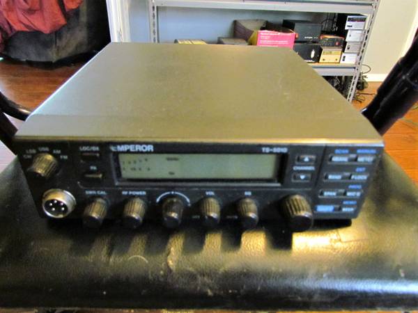 Photo Emperor TS 5010 Cb Radio and 10 Meter Am,Fm,and Side Band $150