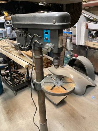 Photo Floor model drill press $115