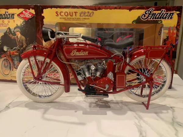 Photo Indian Scout 1920 Motorcycles Model $95