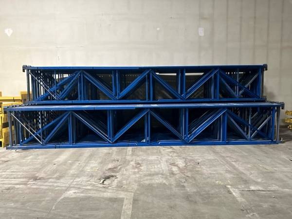 Photo Used Industrial pallet rack beams and wire decks