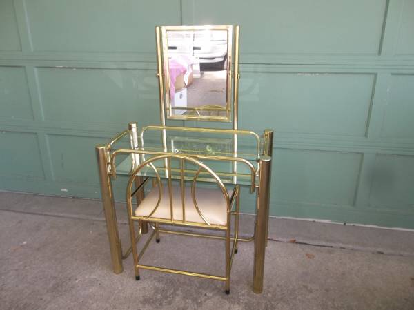 Photo Vintage Hollywood regency Vanity w stool $350
