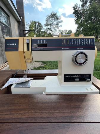 Photo singer sewing machine vintage $30