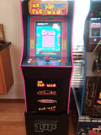 Photo Ms Pac-man - Arcade 1Up $350