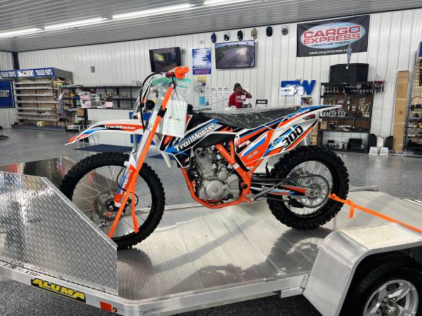 Photo NEW ON SALE AT COST TM-36 300cc Water Cooled Dirt Bike $2,650
