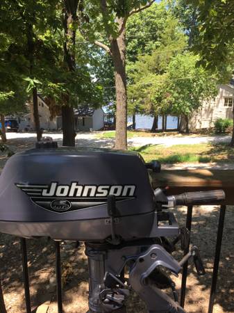 Photo Outboard Motor - Johnson 5.0hp $495
