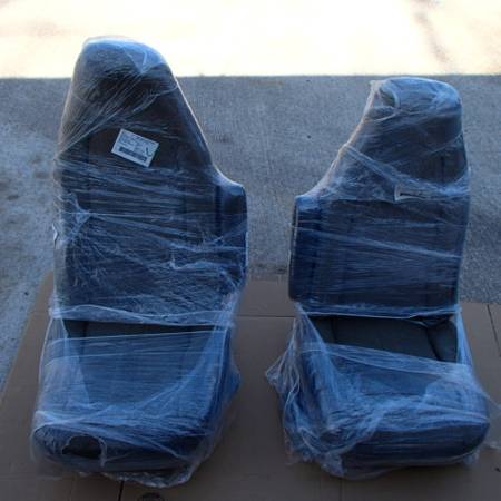 Photo Pair of Front Chevy Express Bucket seats $100