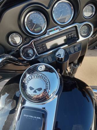 Photo 2010 Harley Davidson Electra Glide $7,000