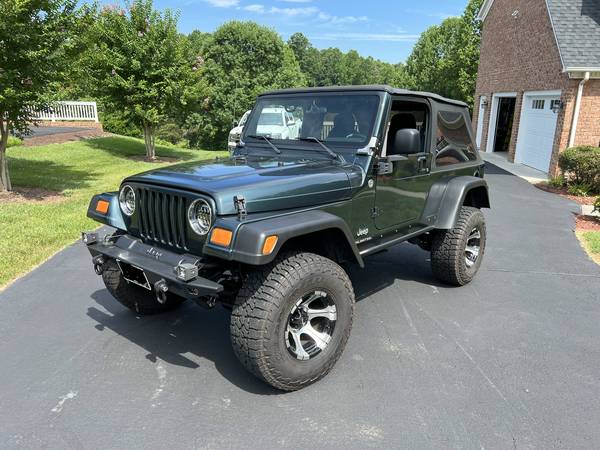 Photo 2005 Jeep Wrangler Unlimited LJ - $18,900 (Forest)