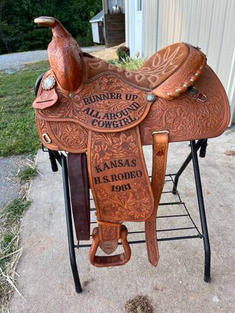 Photo Circle Y Trophy Barrel Saddle $600