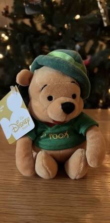 Photo Disney Store LONDON 8 St Patricks Day Irish O Pooh 2001 NWT $10