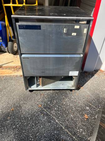 Photo ITV GALA NG 175 Self Contained Cube Series Ice Machine $1,500